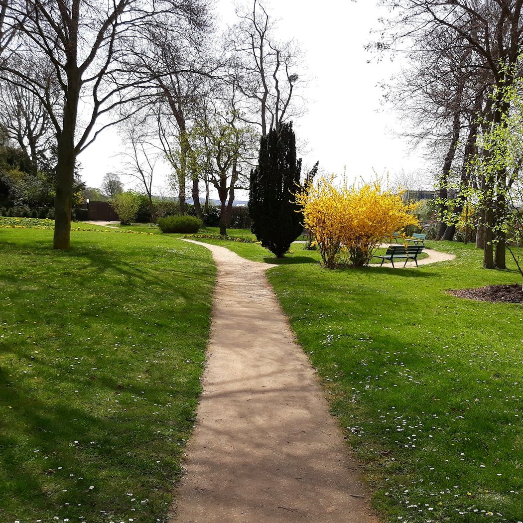 Square of Passy 2