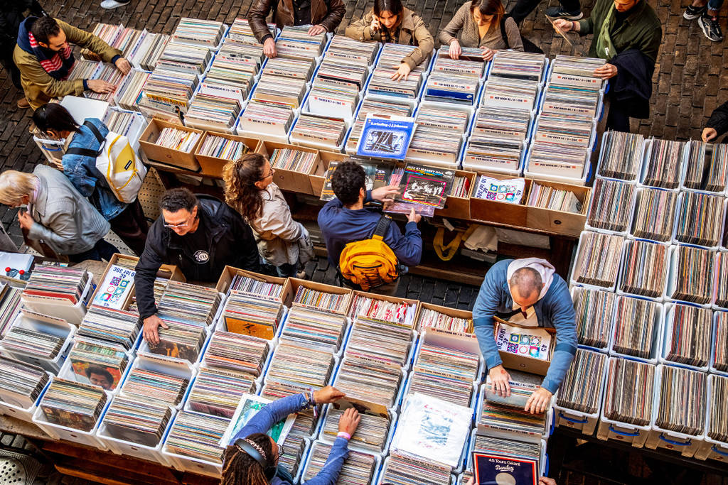 Paris vinyl sale 1