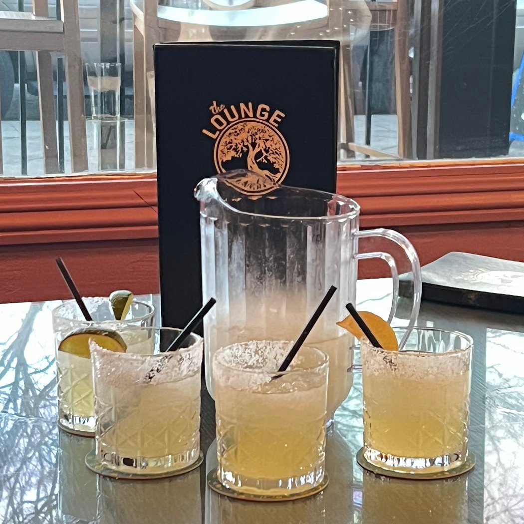The Lounge on Oak 3
