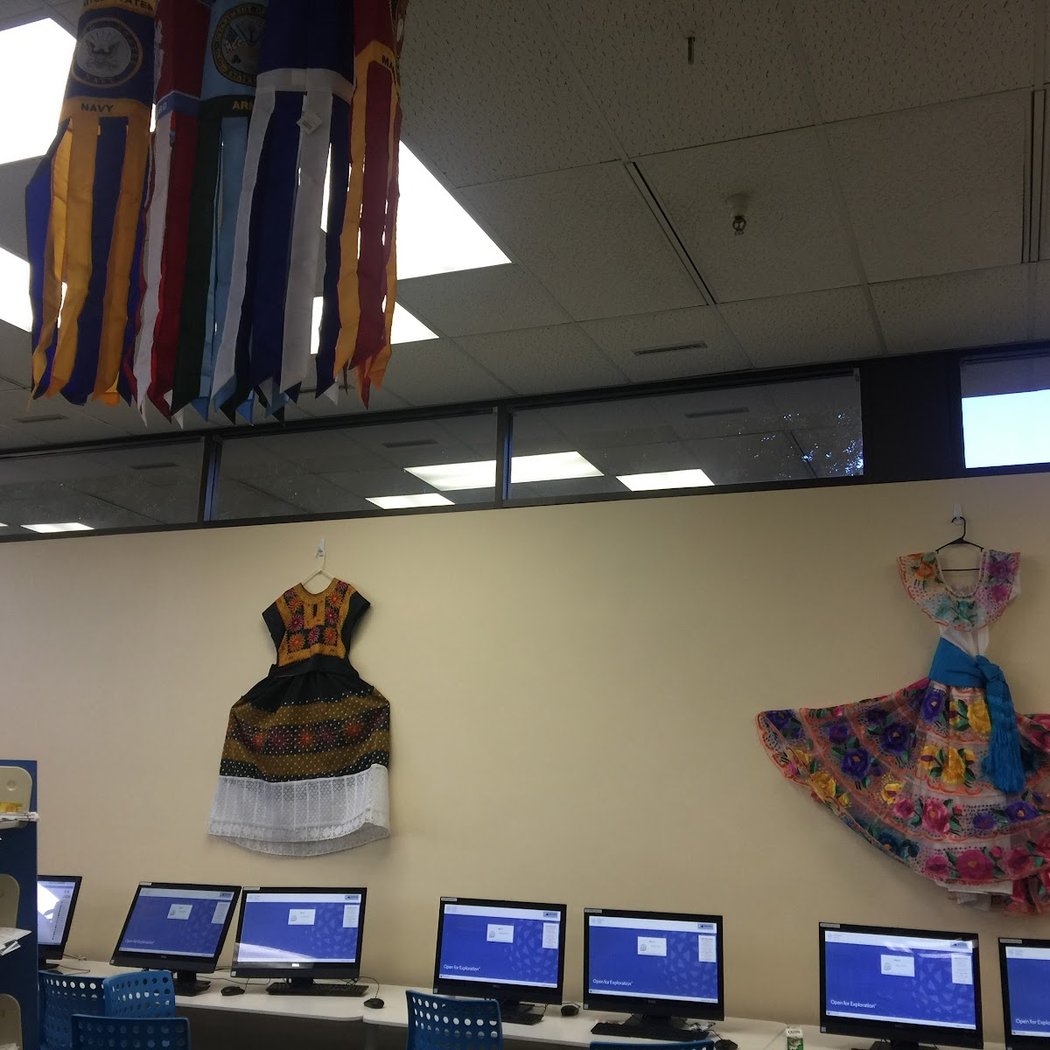 Bilingual Storytime / Hora de Cuentos Bilingüe 3