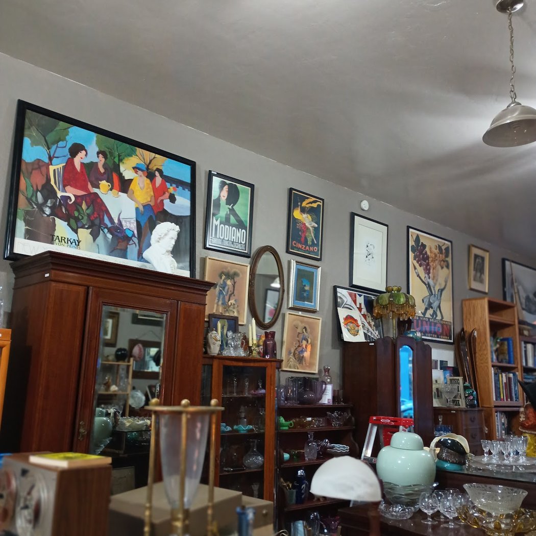 Fabulosity Antiques and wondrous items. 3