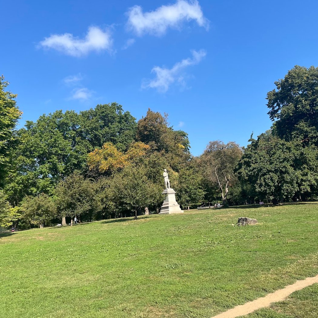 Alexander Hamilton Monument 2