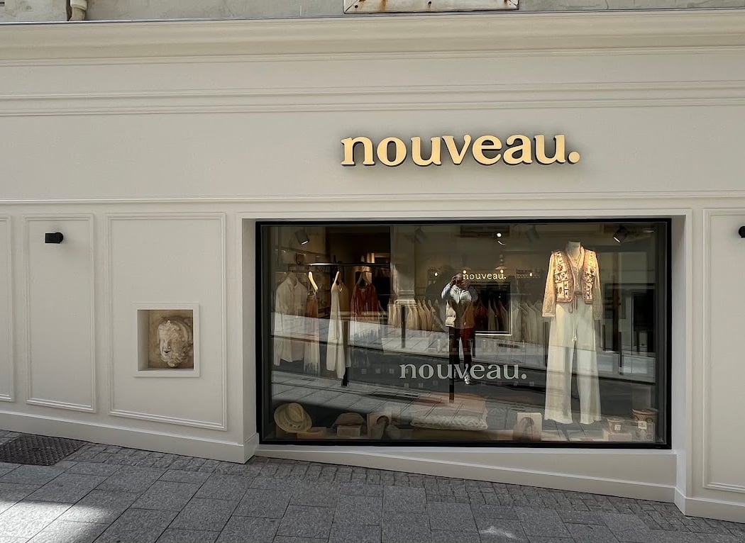nouveau. women 2