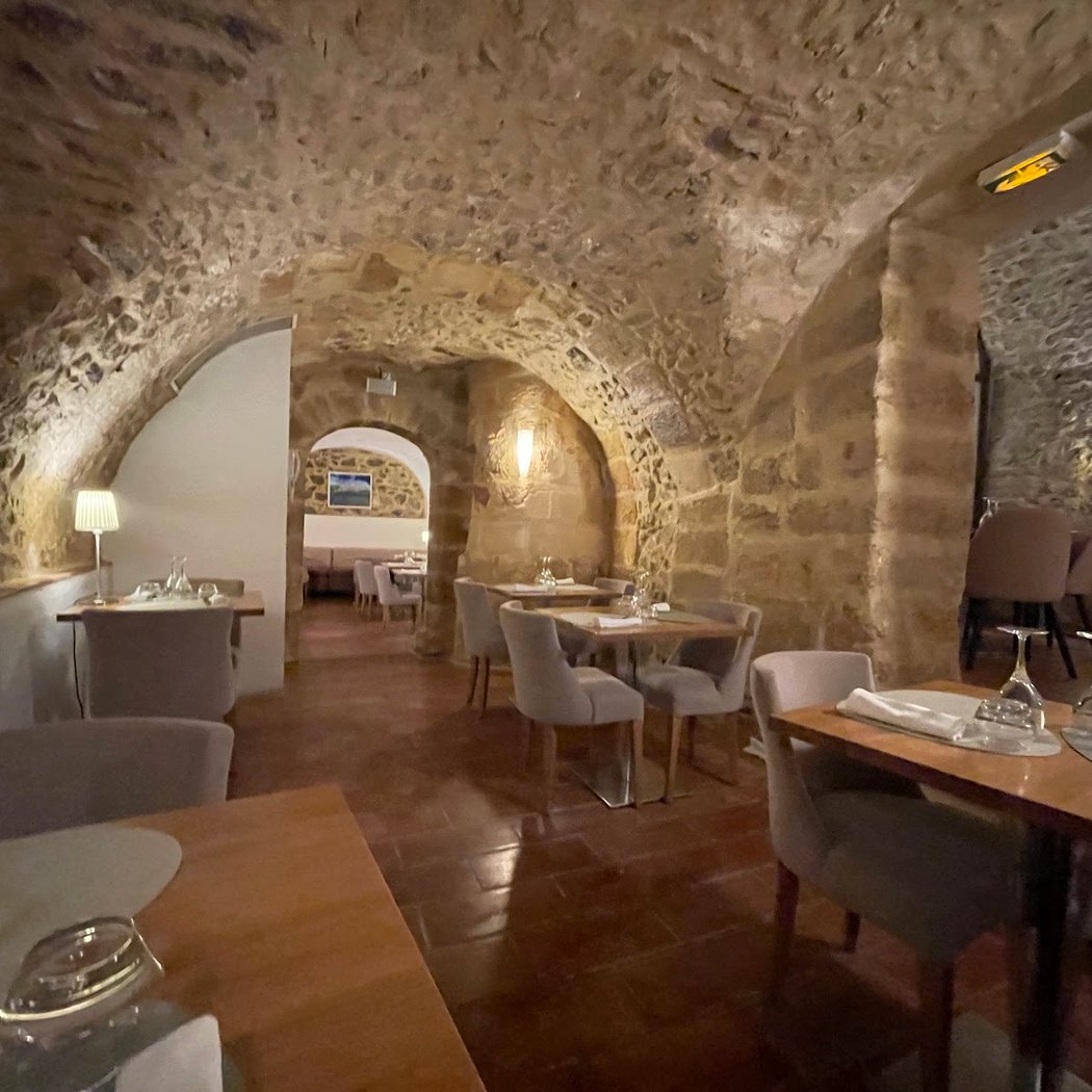 Restaurant LES CAVES HENRI IV 3