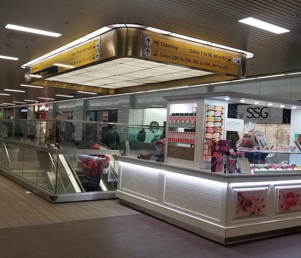 Woops! Macarons & Gifts (Port Authority NYC) 3