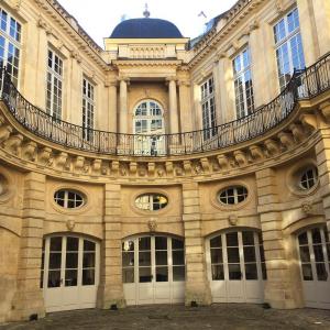 Hôtel de Beauvais 2