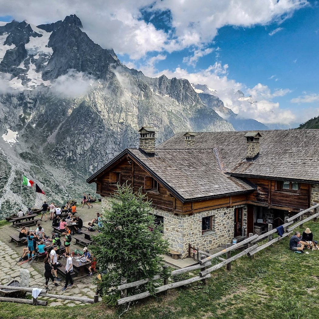 Rifugio Walter Bonatti 1