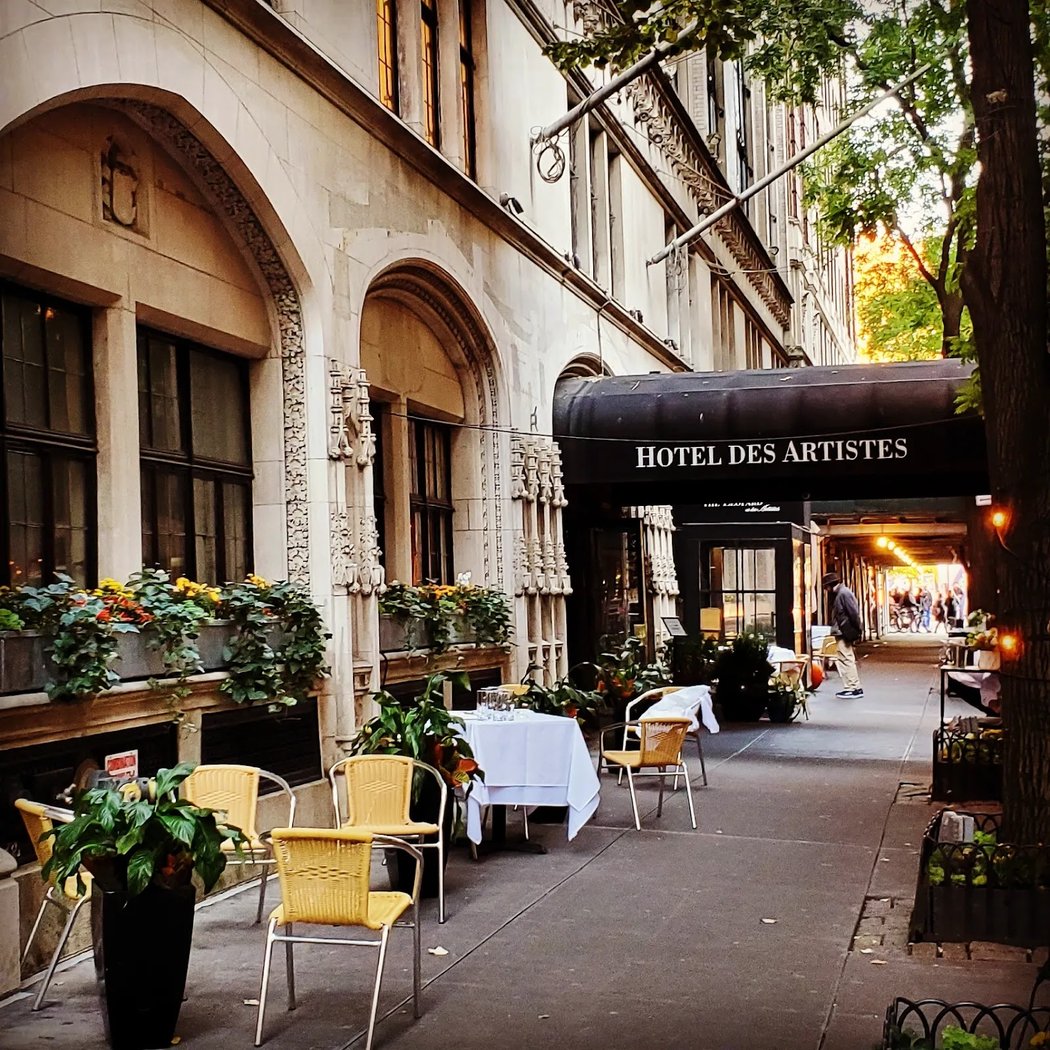 Hotel Des Artistes 2