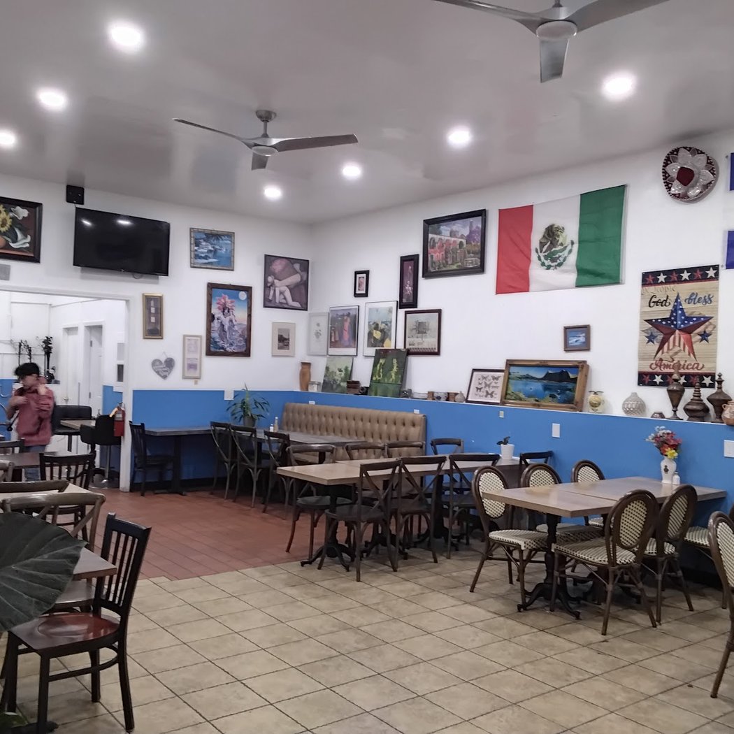 Reina's Restaurant 3