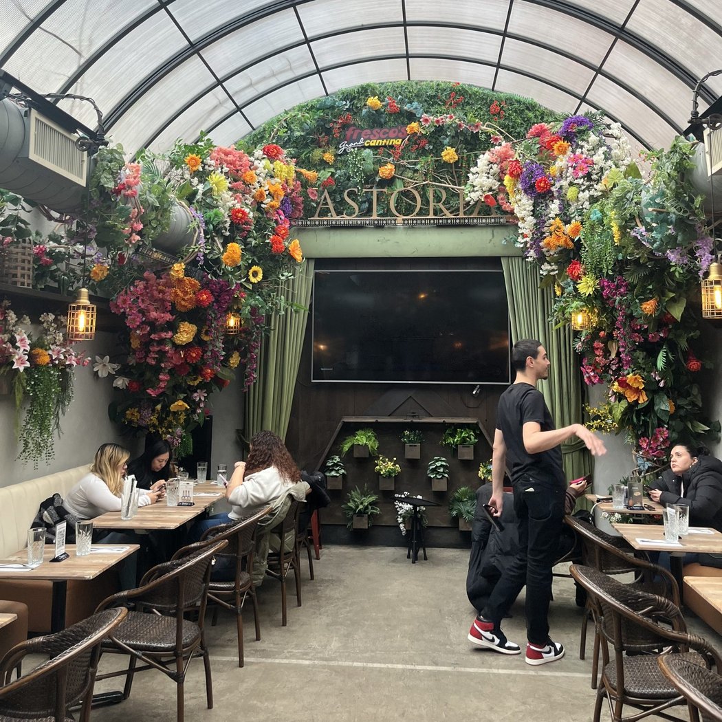 Fresco’s Grand Cantina 3