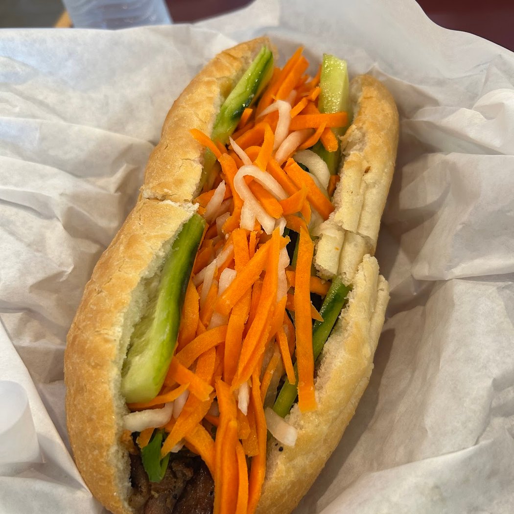 LV Phở | Vietnamese & Chinese Restaurant 1