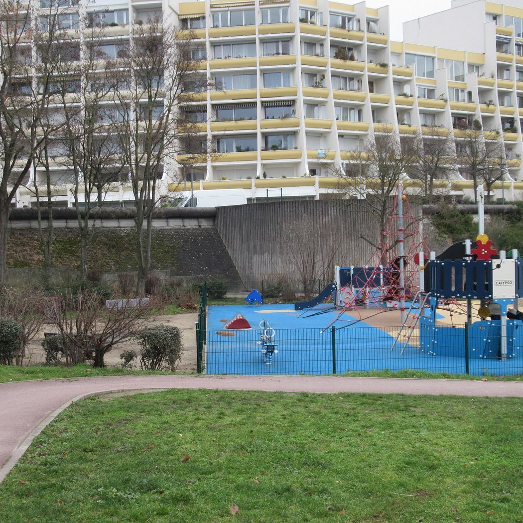 Aire de jeux des Mares Dimanches 1