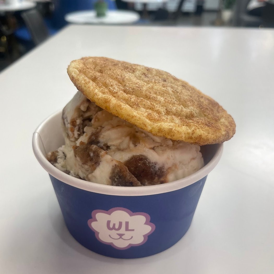 WHITE LYON handcrafted ice cream & cookies 3