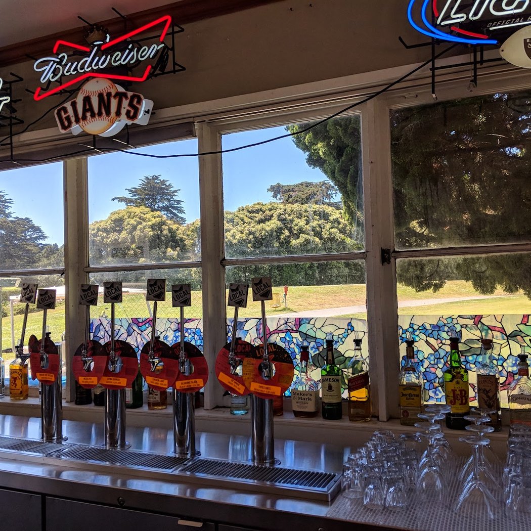 Bar & Grill | Lincoln Park 1