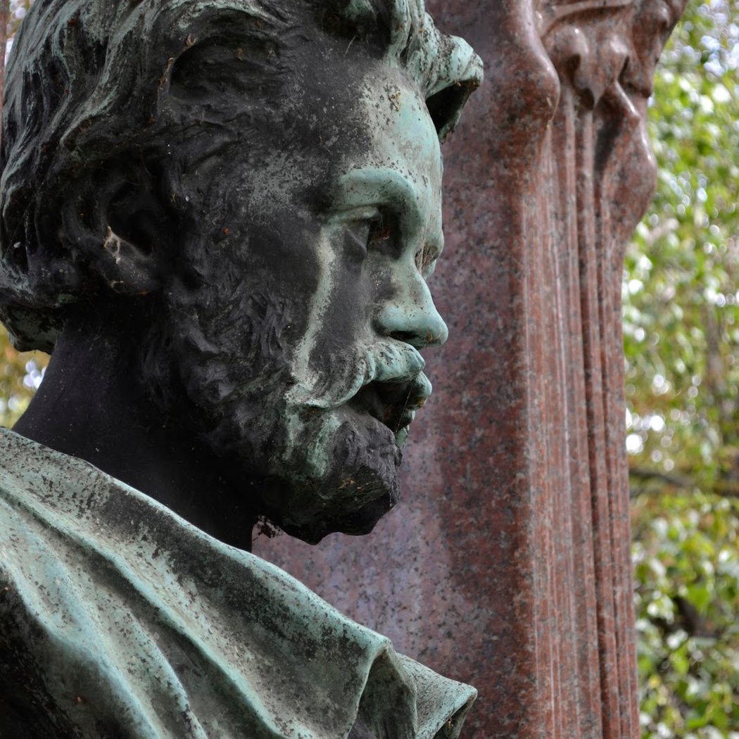 Cenotaph by Émile Zola 1