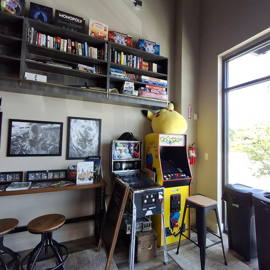 Cronos Café and Collectables 4