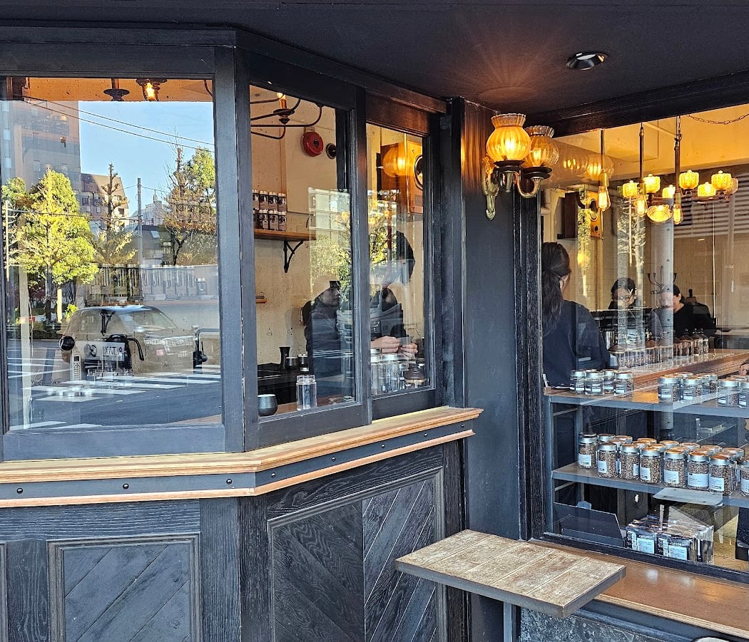 GLITCH COFFEE & ROASTERS 3