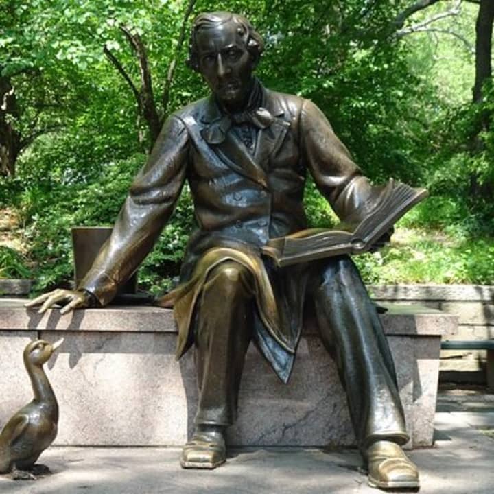 NYC Upper East Side Self-Guided Scavenger Hunt