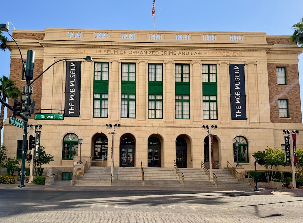 Sip & Smoke: Cigar Night at The Starlight Plaza