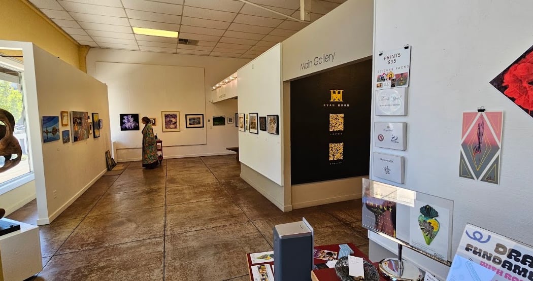 Rogue Gallery & Art Center 3