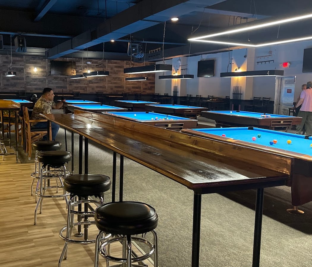 Pool hall lesson with Jennifer Barretta 2