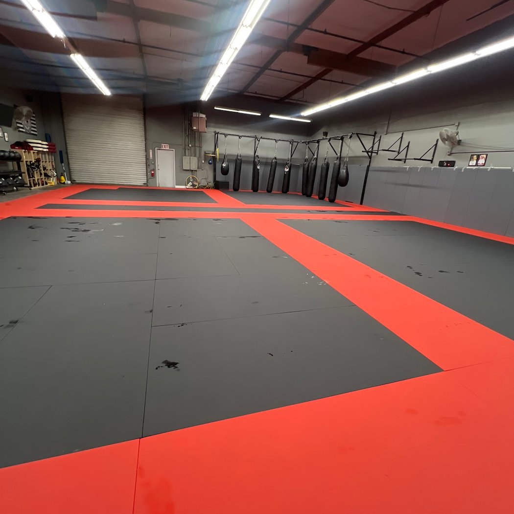Gloglo Brazilian Jiu-jitsu, Kickboxing & Fitness Academy 3
