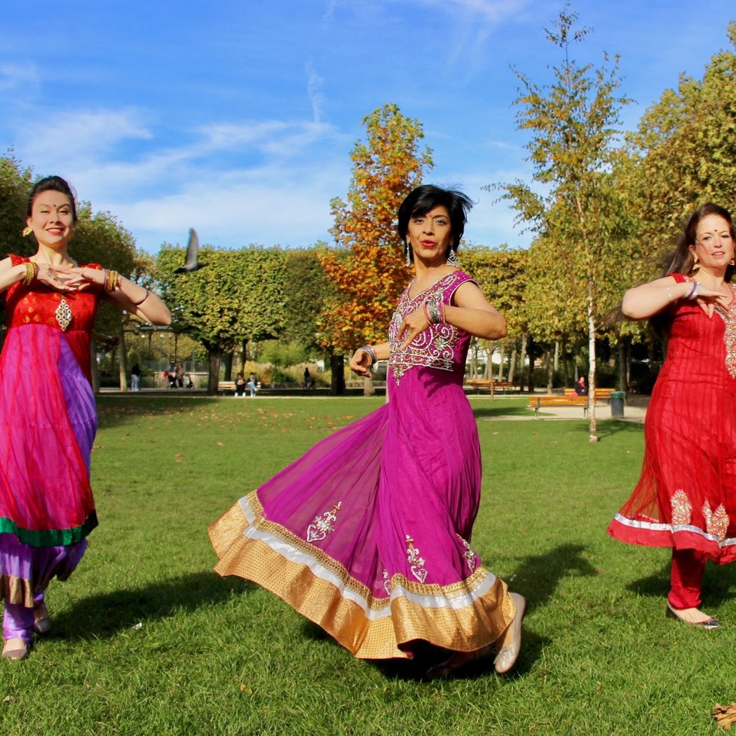 Nandita Bollydanse • Cours, Internship Dance Indian Bollywood -Asnieres, Paris 4