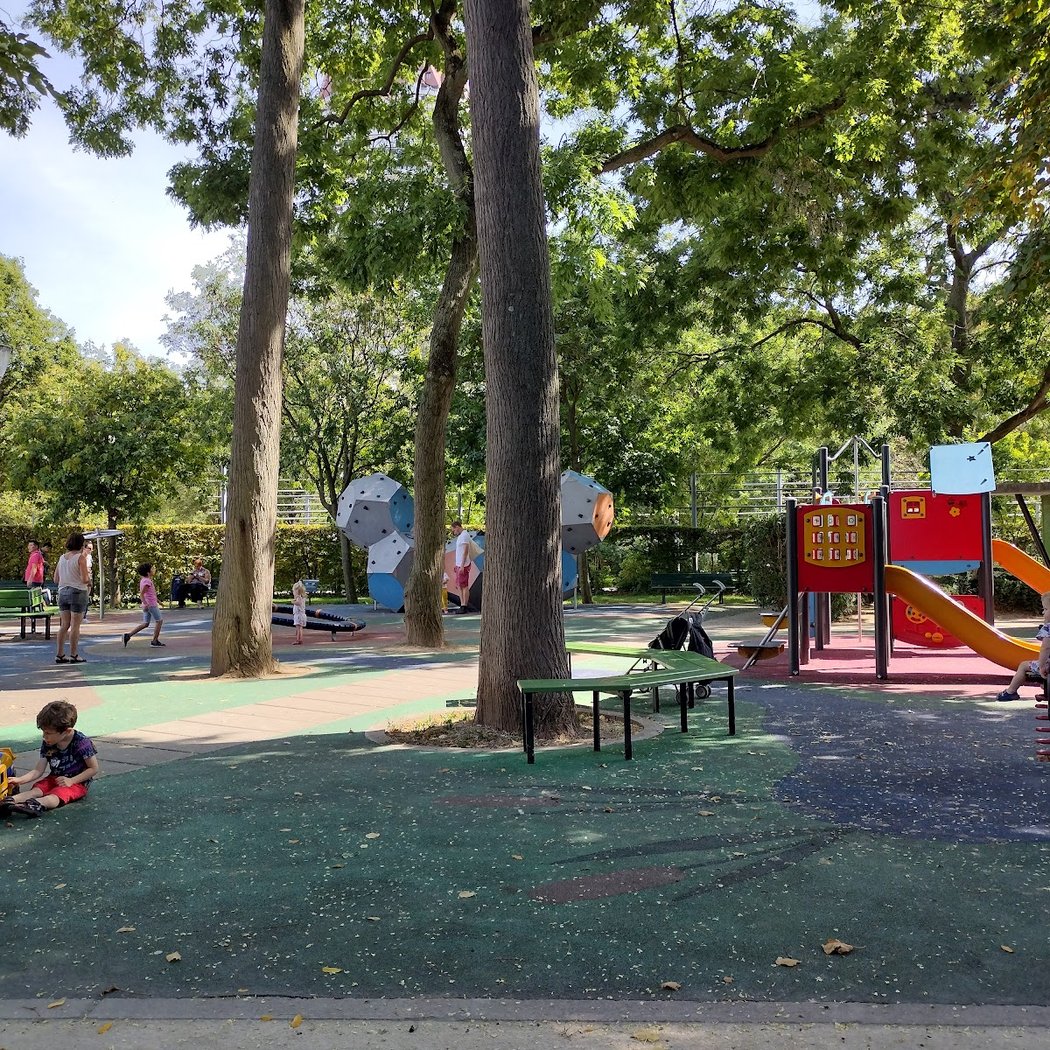 Aire de jeux pour enfants du jardin du Moulin de la Pointe 2