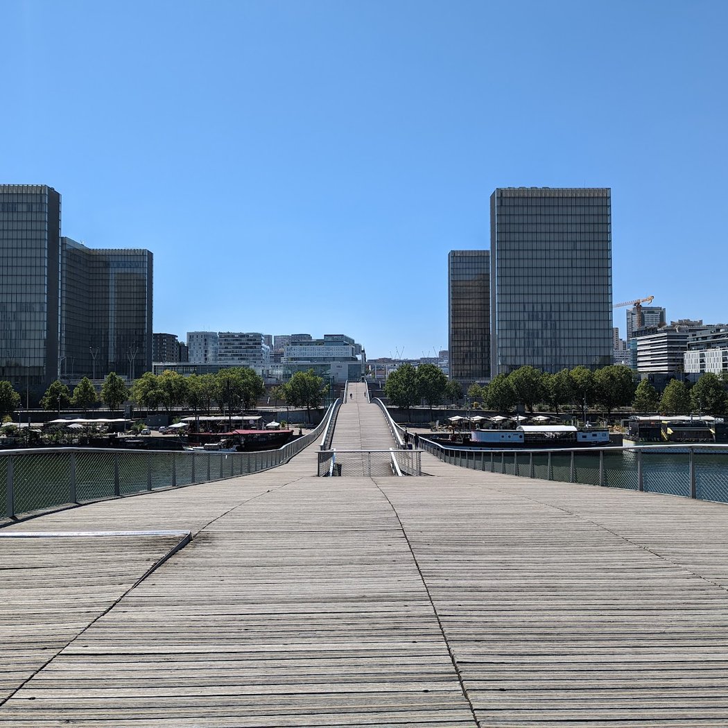Parc de Bercy Riverfront 1