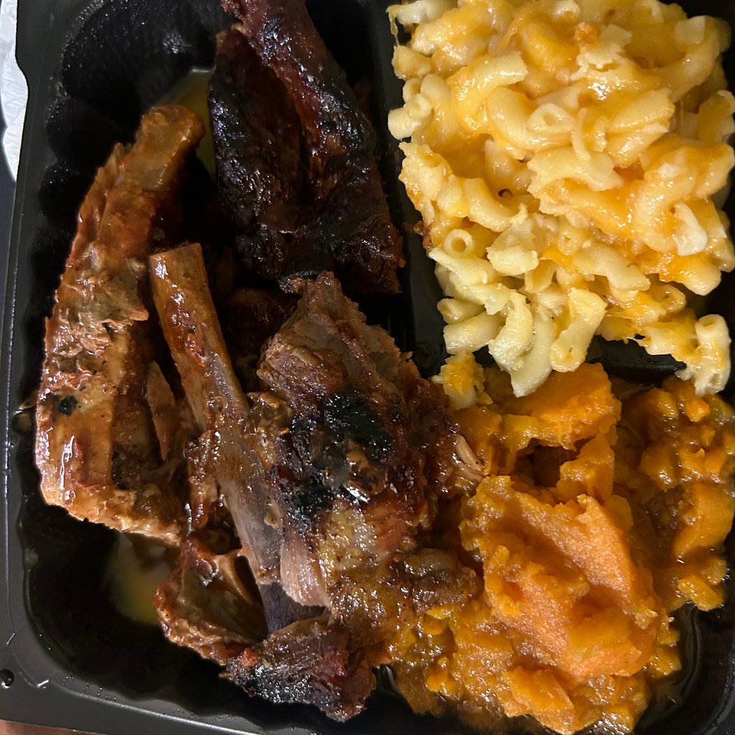 Arnie & Ebony Catering LLC 3