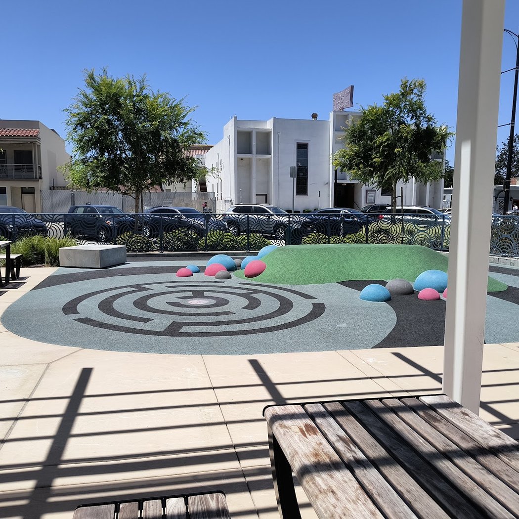 Heinlenville Park 3