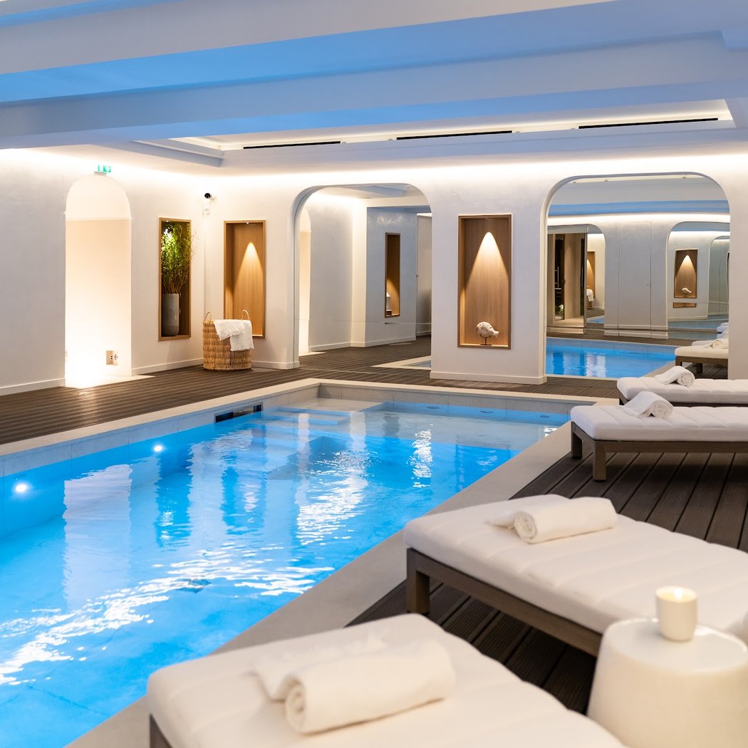 SPA BLACK DOOR - MARBEUF 1