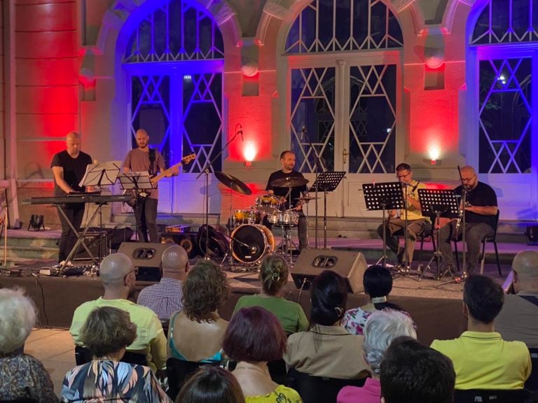 Story by QUINTETO in Concert 3