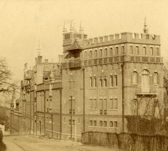 Un soir au MUS: Charles Frederick Worth, un château haute couture 2