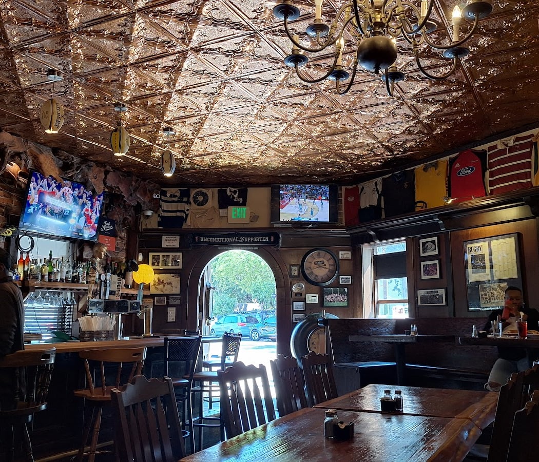 Up & Under Pub and Grill 4