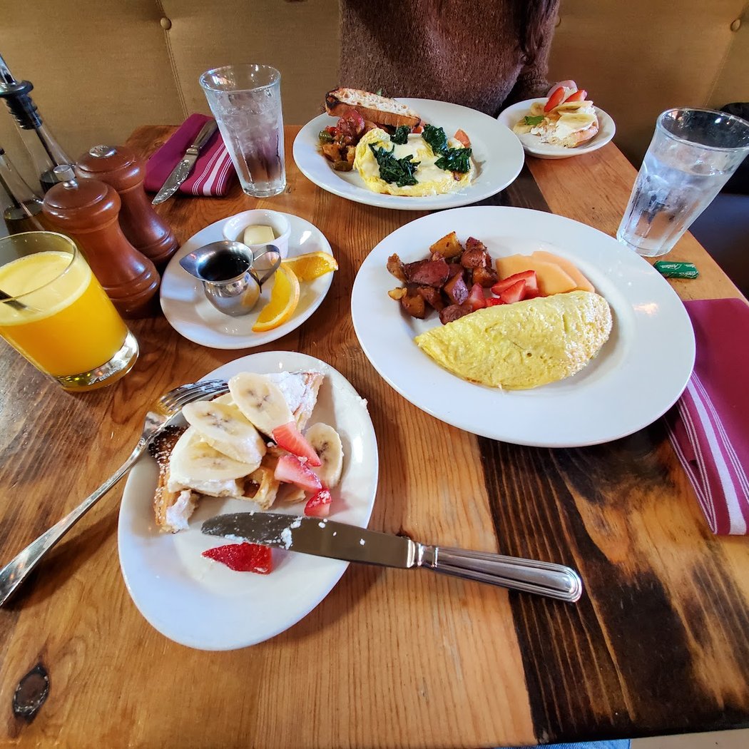 Portola Kitchen 3