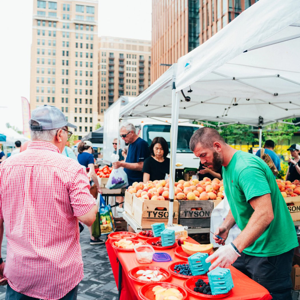 Met Park Tuesday Farmers Market