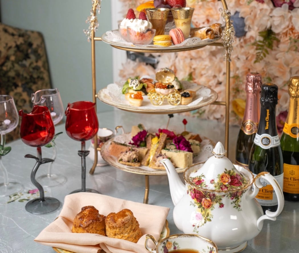Alice in wonderland tea
