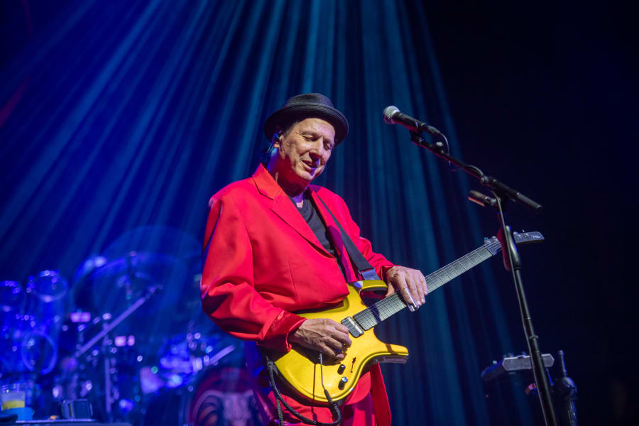 BEAT - Belew/Vai/Levin/Bozzio Performing the Music of KING CRIMSON 2