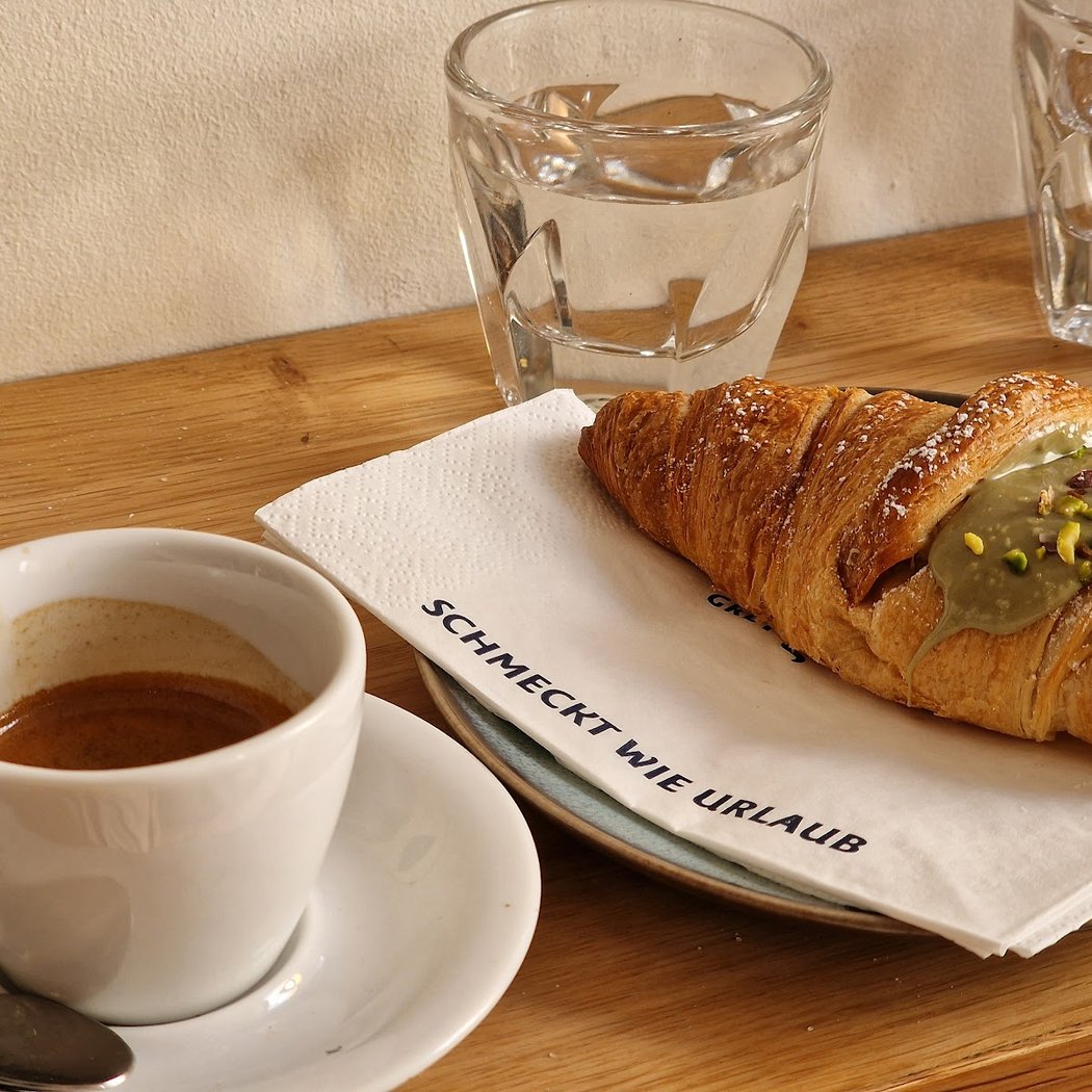 Grey Kaffee 1