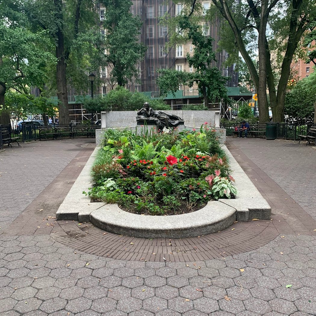 Straus Park 3