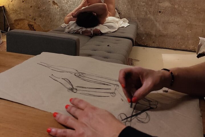 Art & Sip with Live Model 1