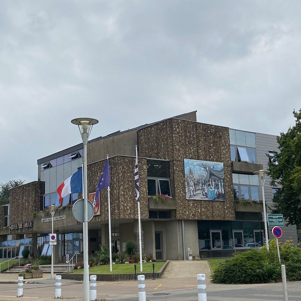 Saint-Sébastien-sur-Loire town hall 2