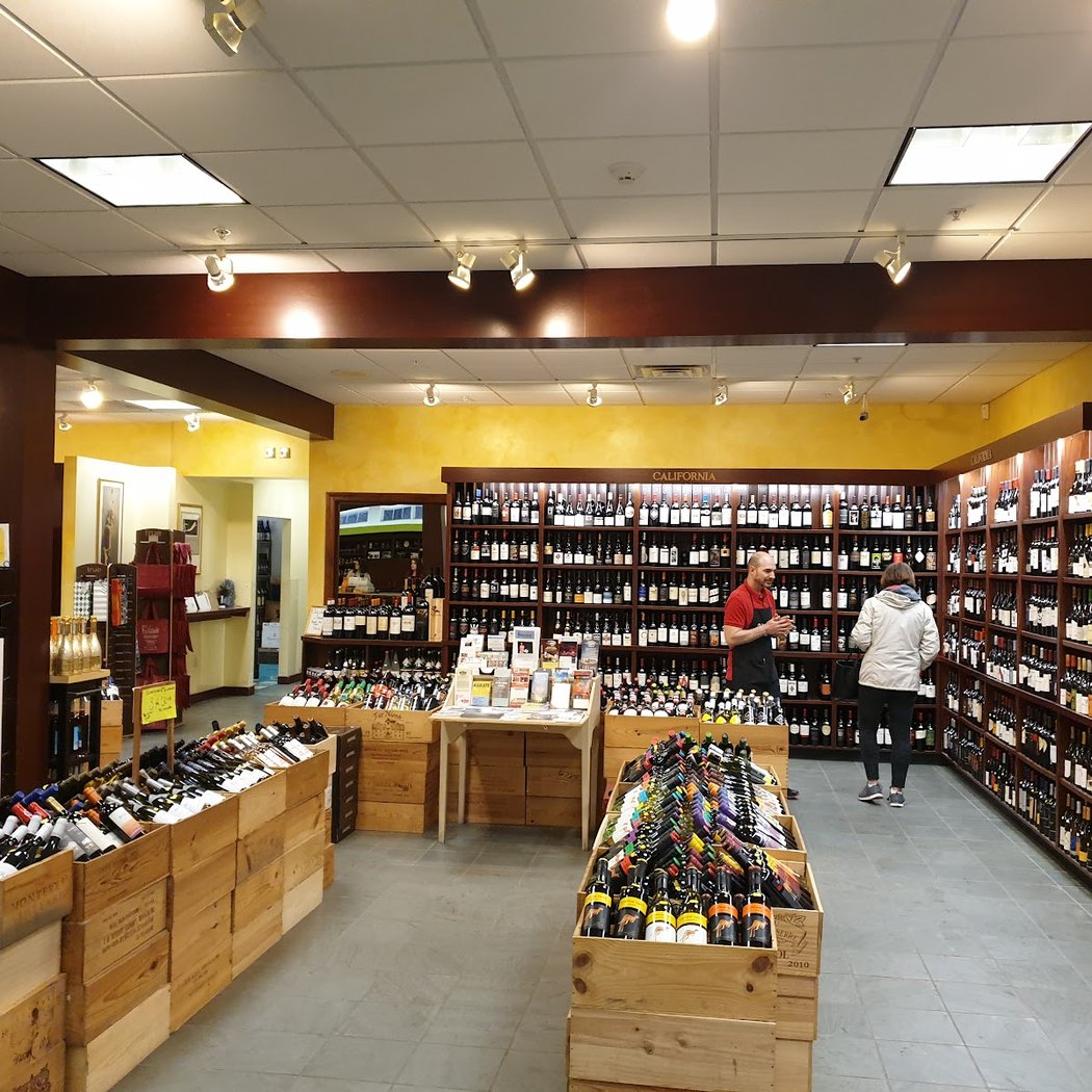 Arlington Wine & Liquor 3