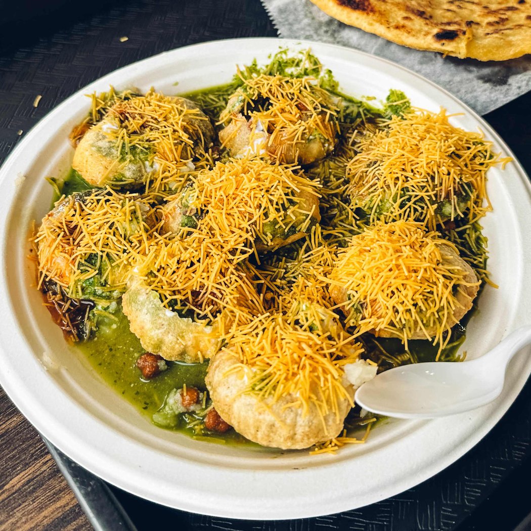 Raja Sweets & Fast Food 1