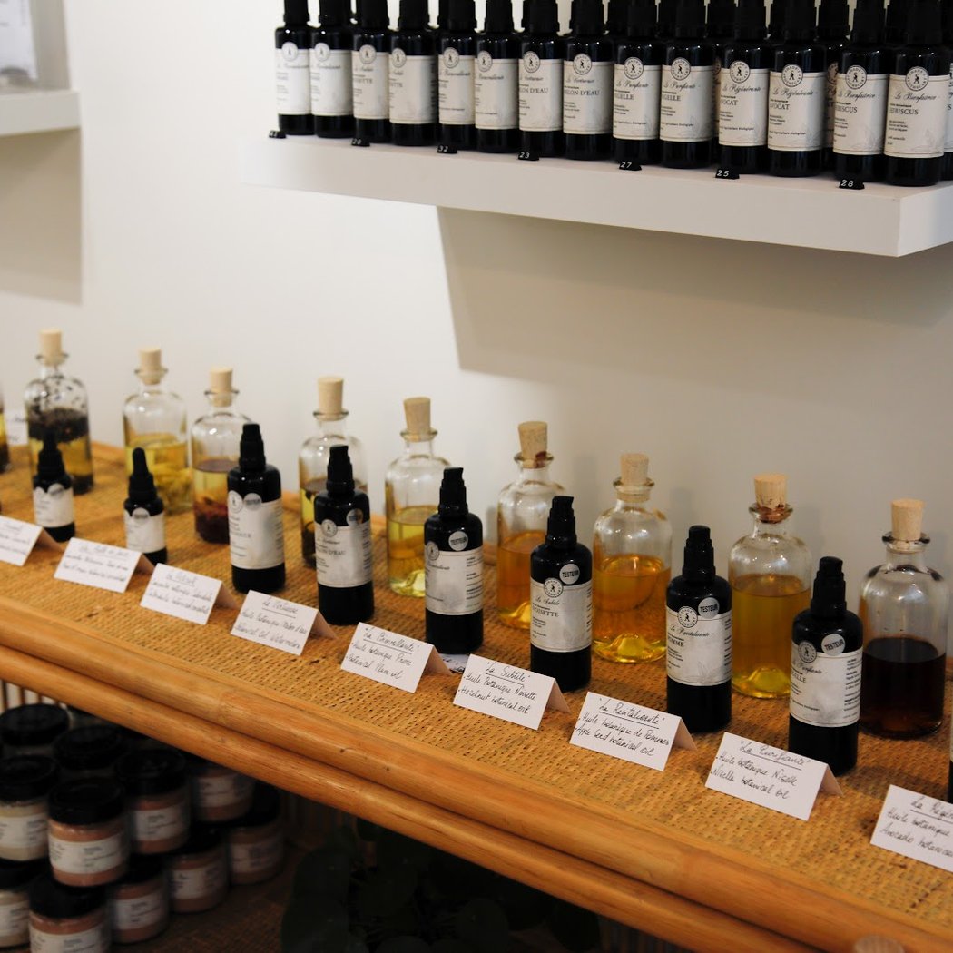SHADE'S APOTHECARY 3