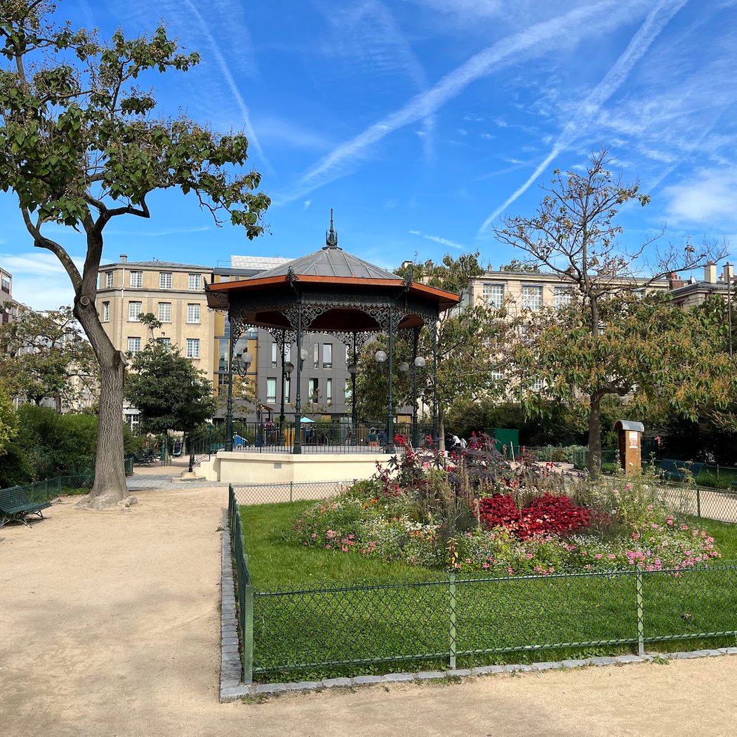 Square Serge Reggiani 2