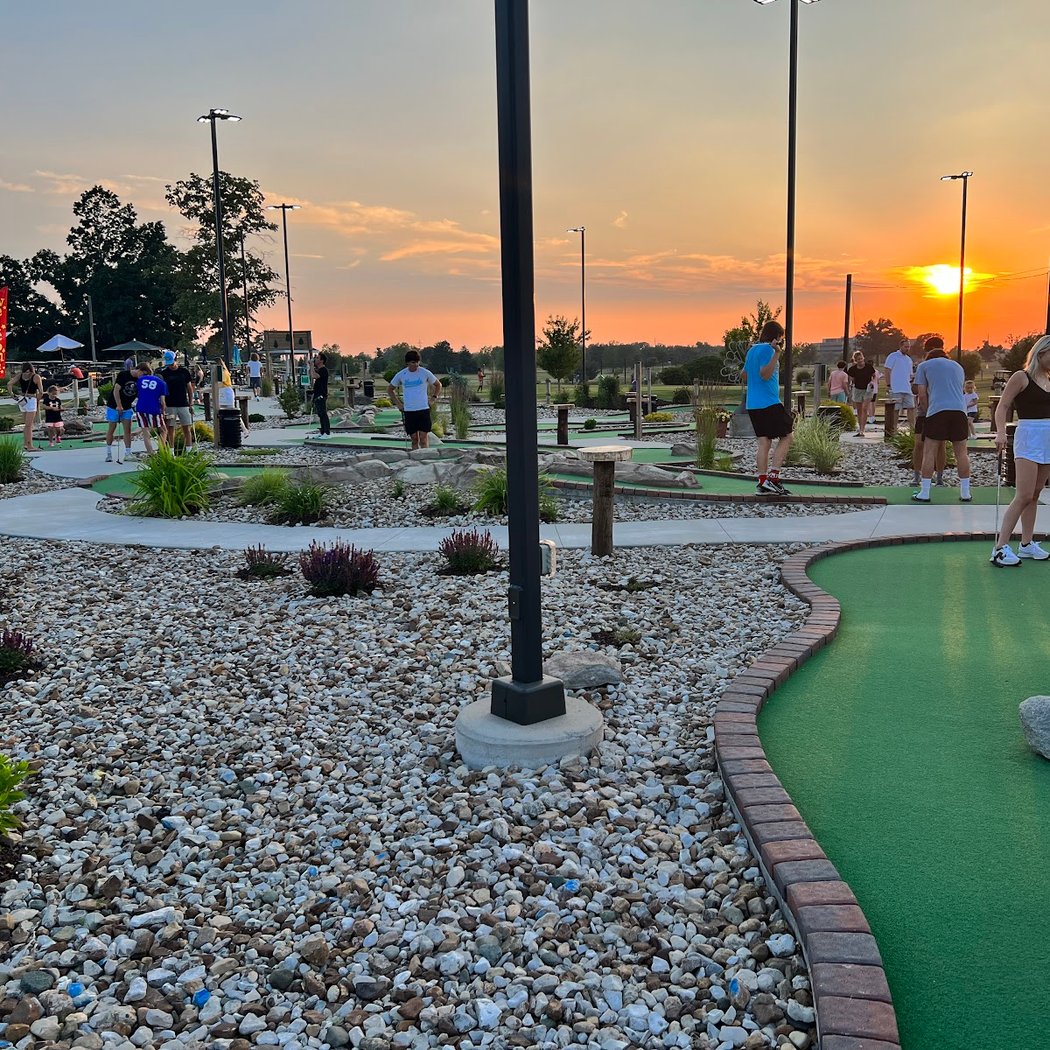 Mini Pines - Mini Golf 2