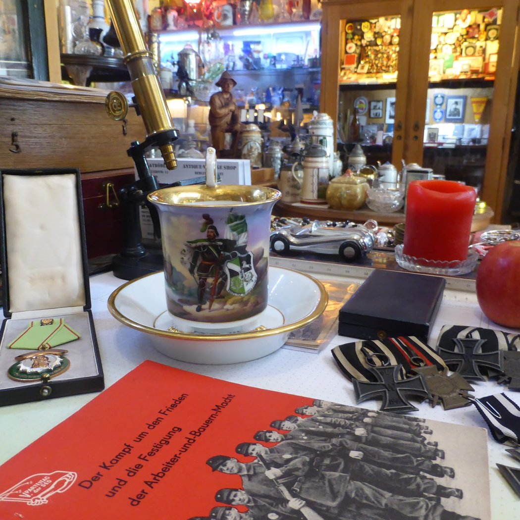 Antik & Trödel - Antique Vintage Shop Berlin Germany