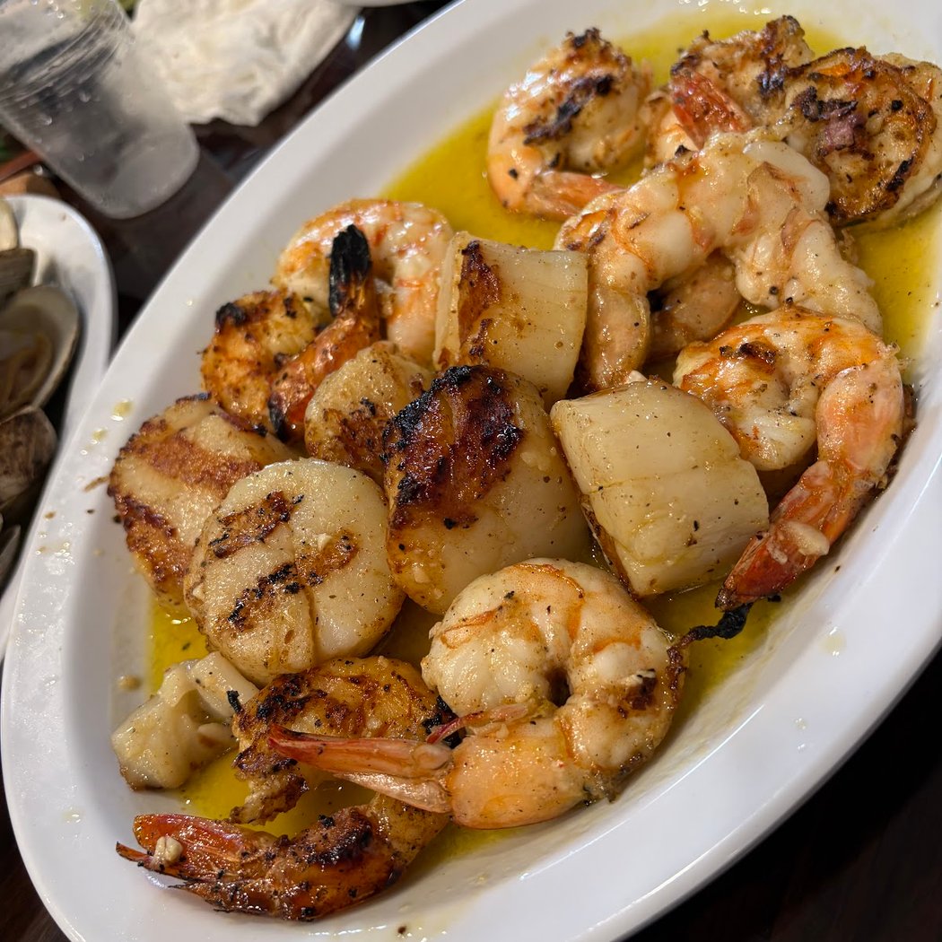 Astoria Seafood and Grill 3